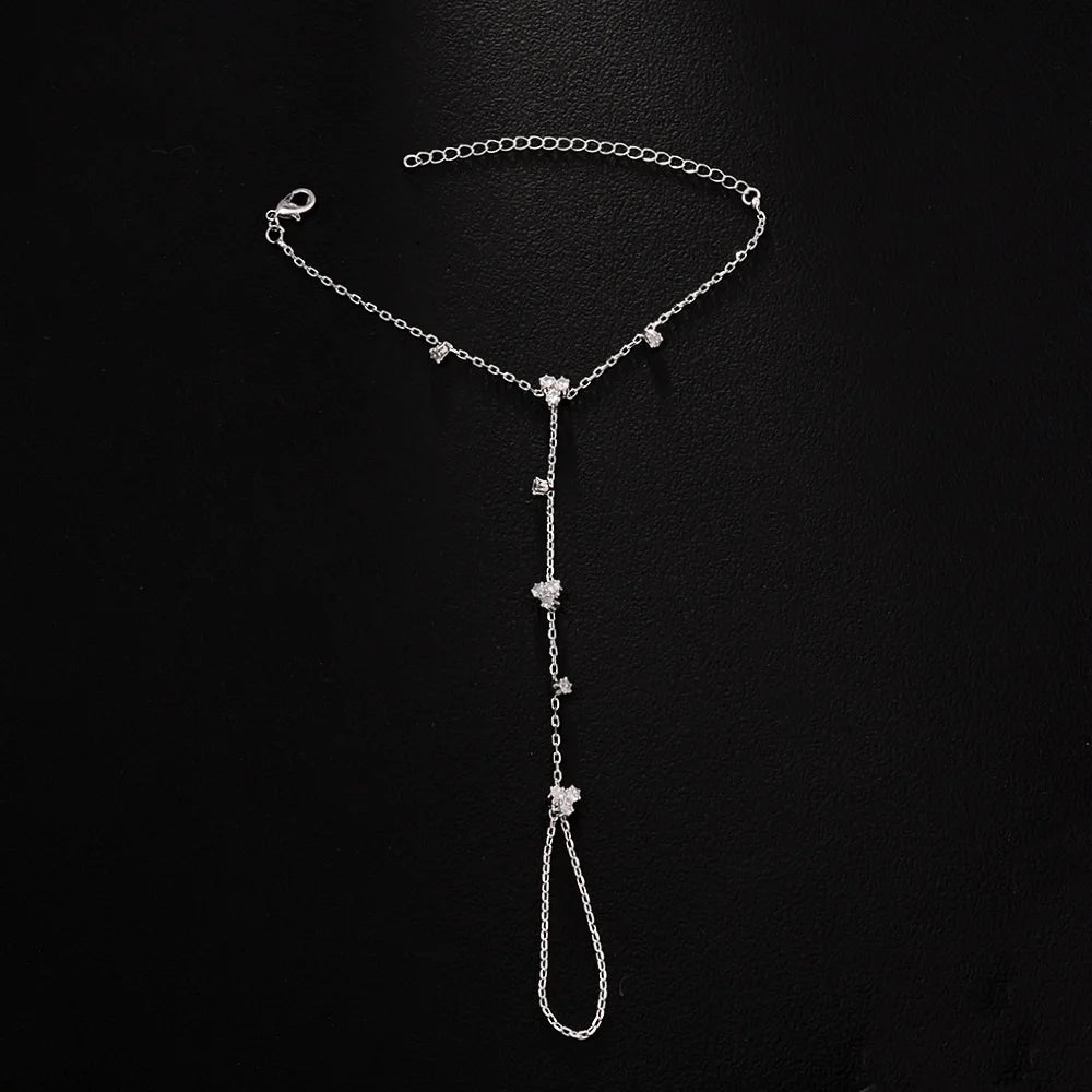 ✨ 2025 Fashion Round Crystal Finger Bracelet – Elegant Hand Chain with Geometric Sparkle