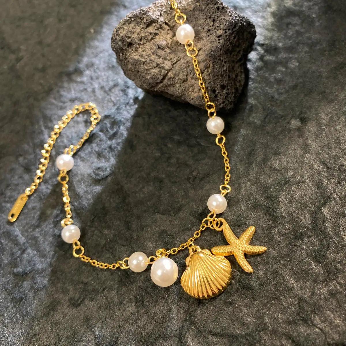 🌊 Ocean-Inspired Shell Pearl and Starfish Bracelet – 18K Gold Plated Summer Charm