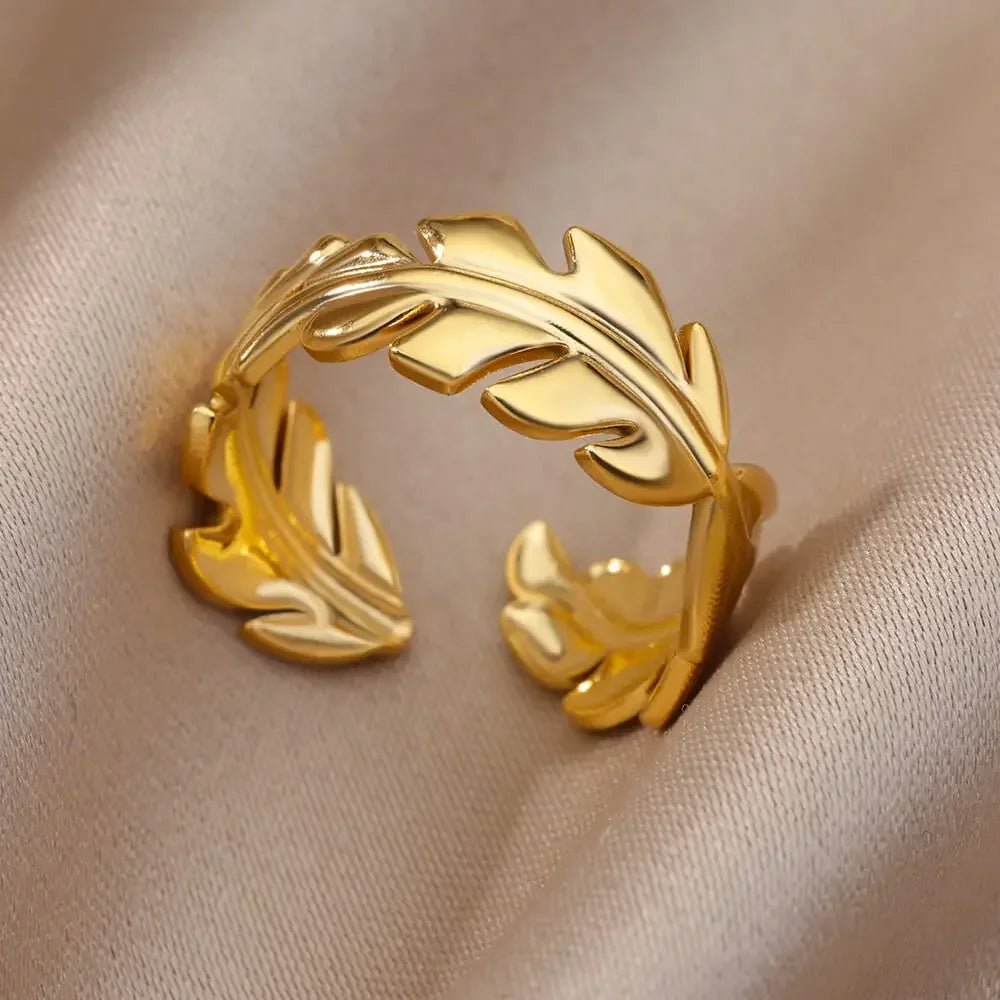 💍 Aesthetic Gold Heart – Stainless Steel Waterproof Ring