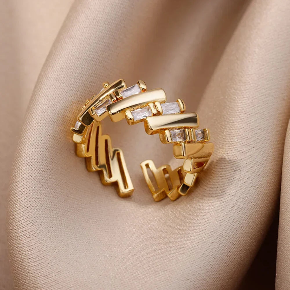💍 Aesthetic Gold Heart – Stainless Steel Waterproof Ring-3