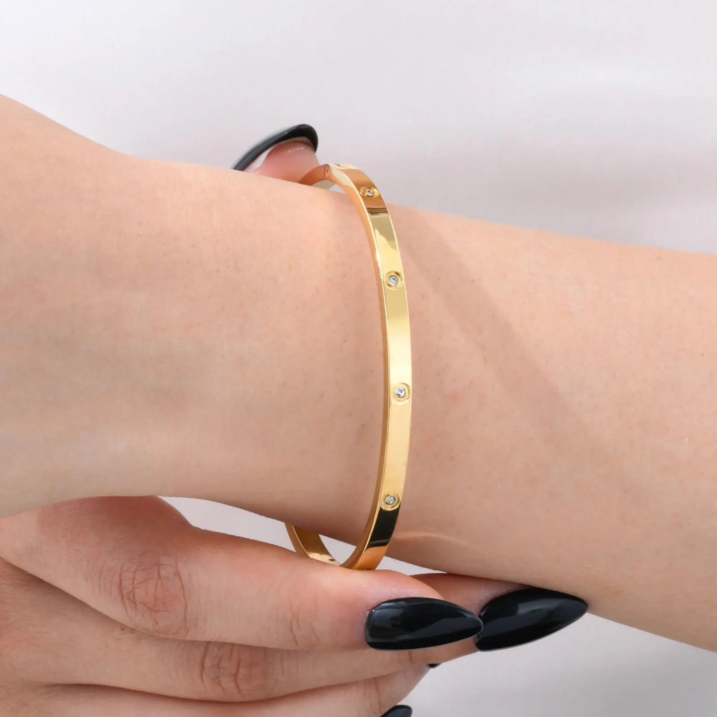 π 18K Gold-Plated Waterproof Luxury Bangle β Stainless Steel with Round Zircon Stones