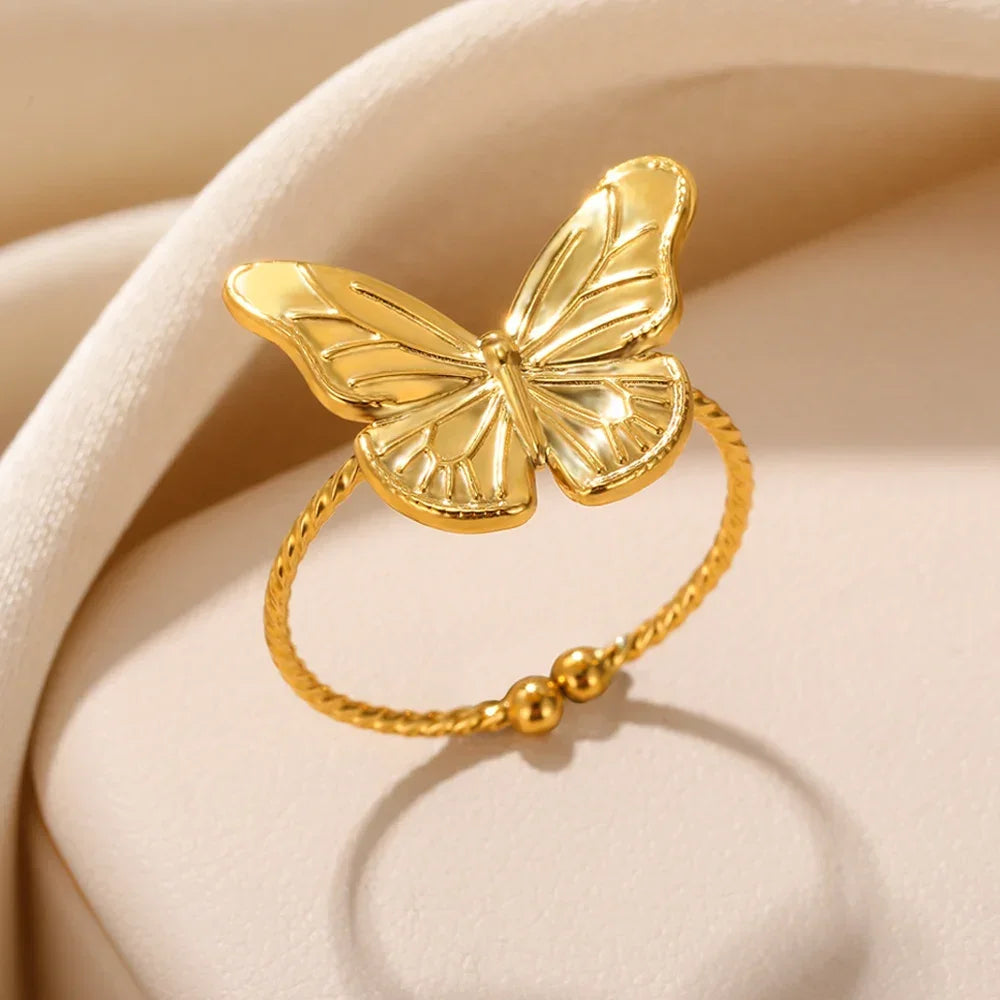 💍 Aesthetic Gold Heart – Stainless Steel Waterproof Ring