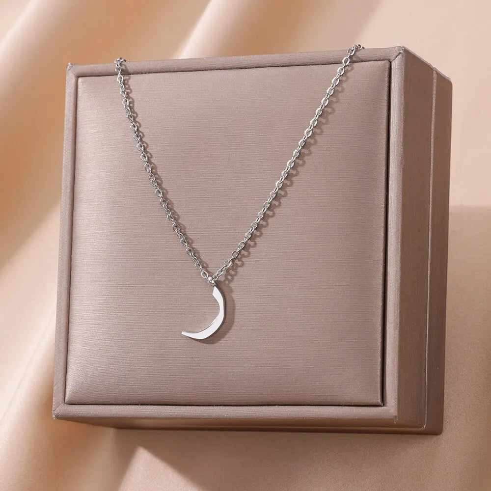 💫 Arabic Letter Name Pendant Necklace – Elegant Stainless Steel Choker for Women
