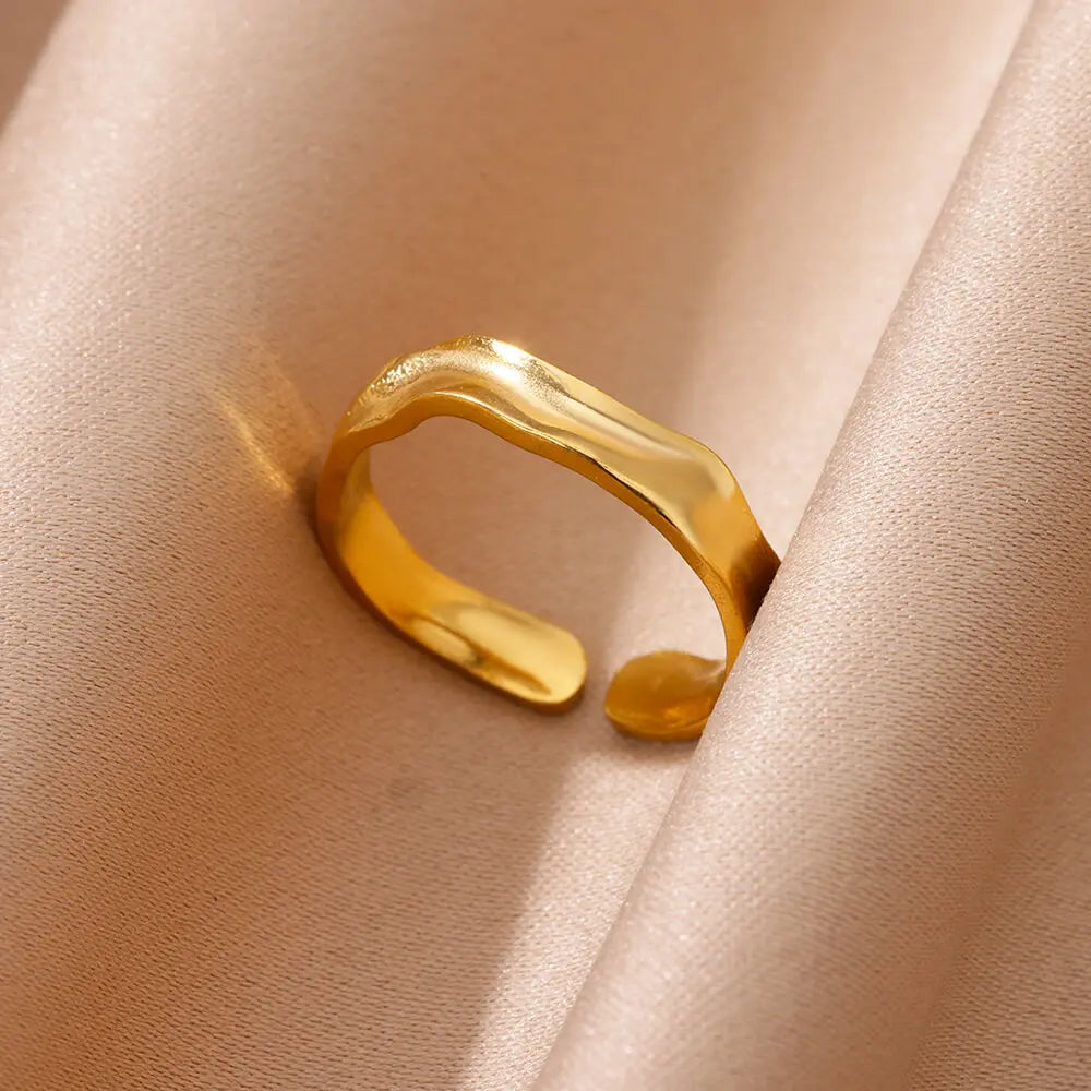 ✨ Gold Ring – 18K Gold Plated Stainless Steel Couple Band-3