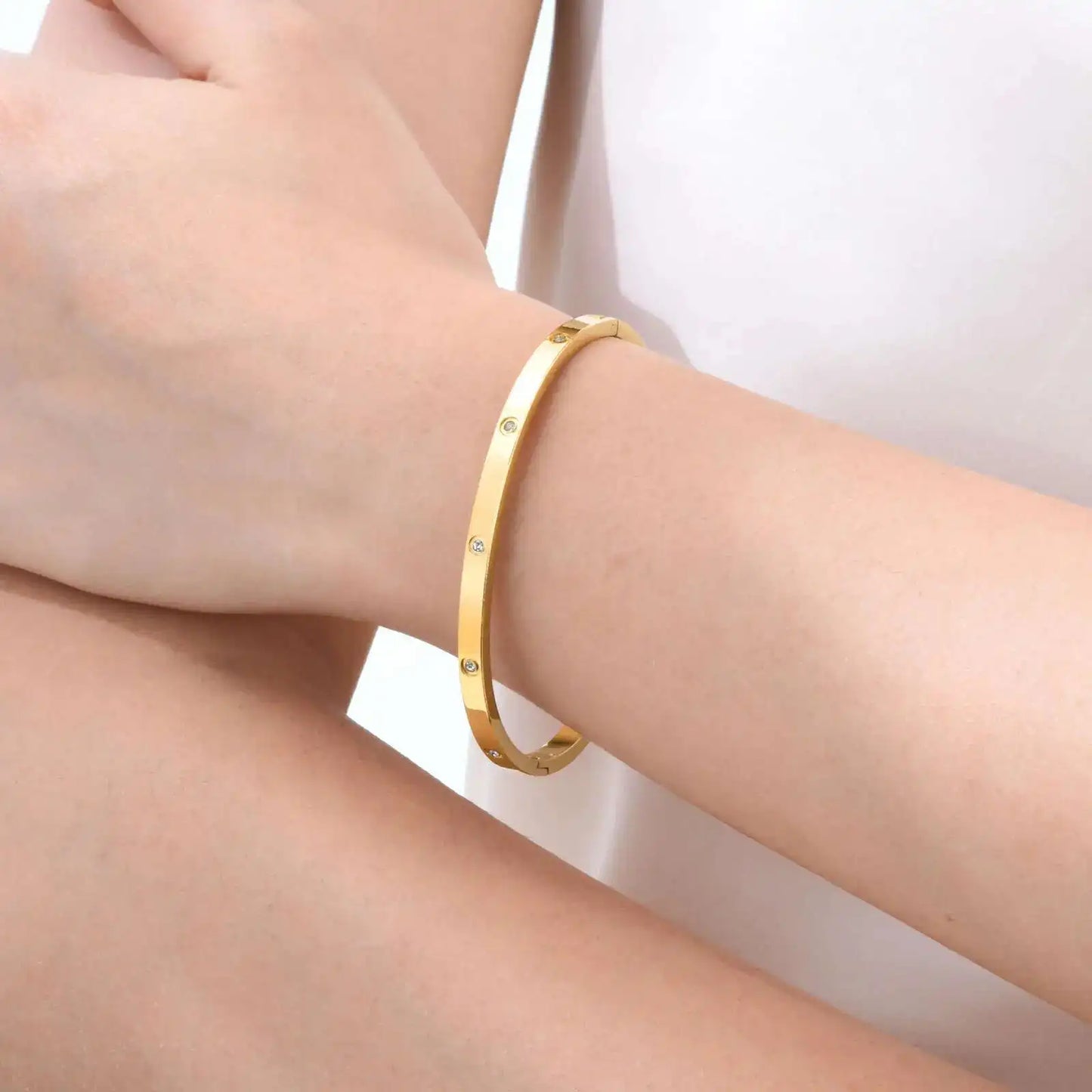 π 18K Gold-Plated Waterproof Luxury Bangle β Stainless Steel with Round Zircon Stones