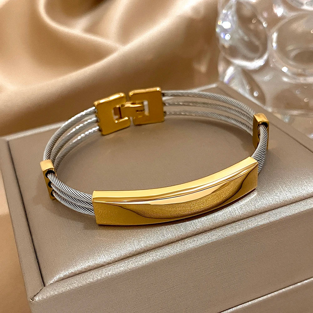 🌟 18 Karat vergoldetes Greatera-Armband aus dreifarbigem gebogenem Draht – Edelstahl