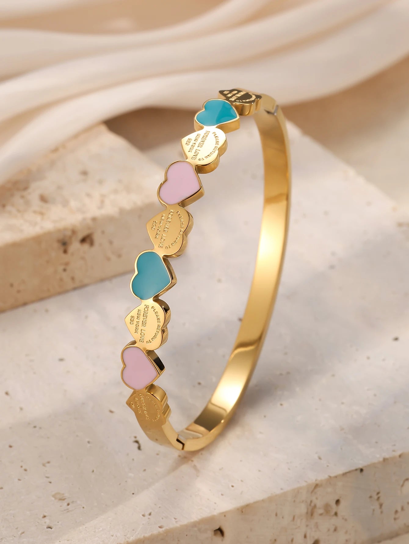 ❤️ Modischer Armreif mit Herzanhänger – Edelstahl-Hochzeitsarmband | Elegantes Schmuckgeschenk für Frauen