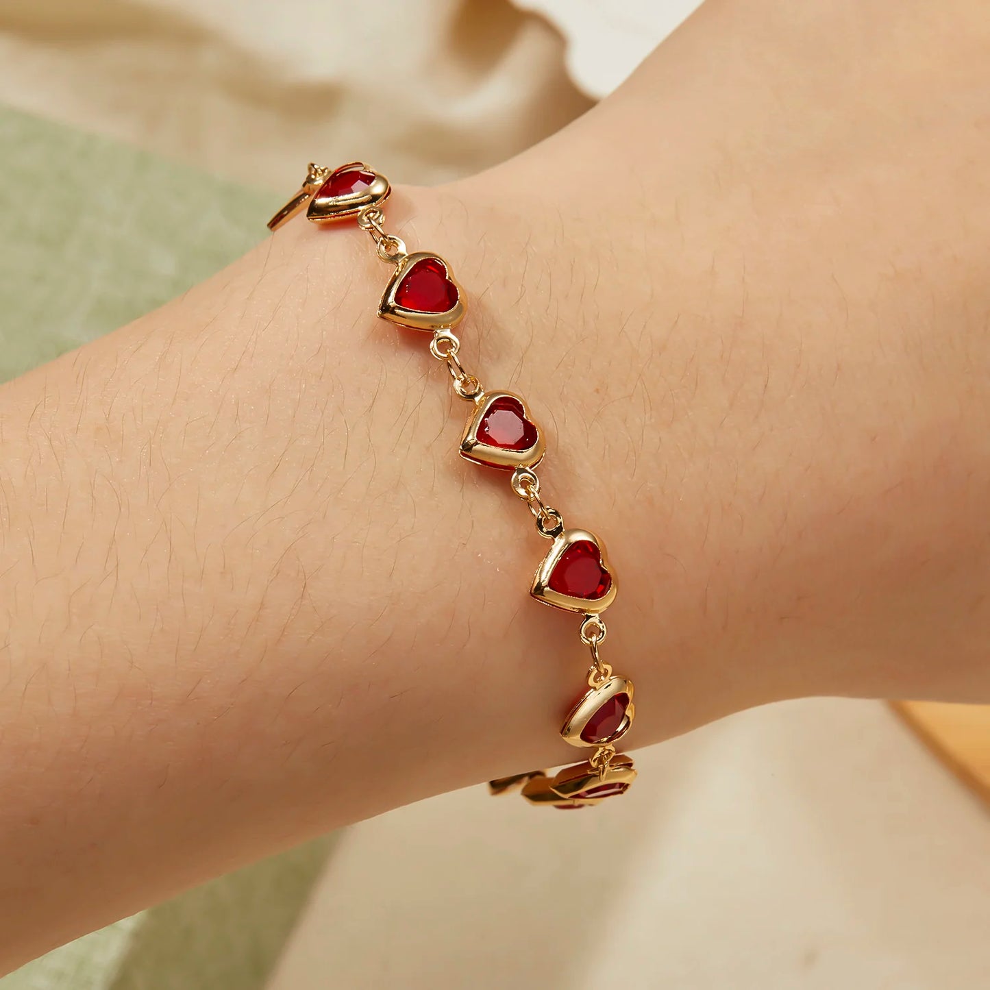 ❤️ Elegant Red Crystal Heart Bracelet – 18K Gold Plated Charm Jewelry