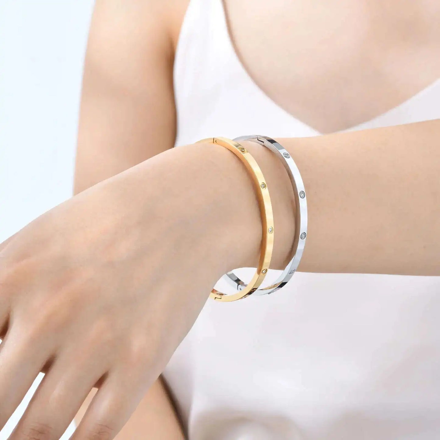 π 18K Gold-Plated Waterproof Luxury Bangle β Stainless Steel with Round Zircon Stones