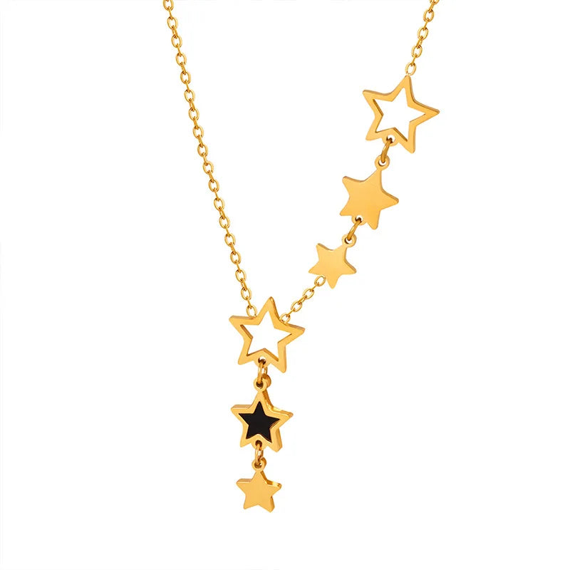 ⭐ Trendy Star – Halskette mit Sternanhänger aus goldenem Edelstahl mit schwarzem Acryl-Akzent