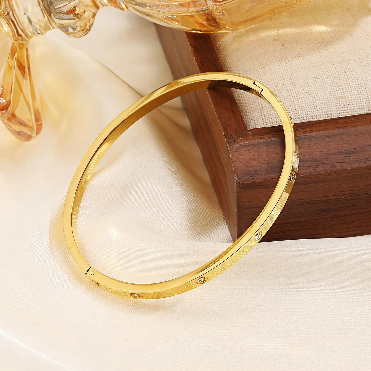 π 18K Gold-Plated Waterproof Luxury Bangle β Stainless Steel with Round Zircon Stones