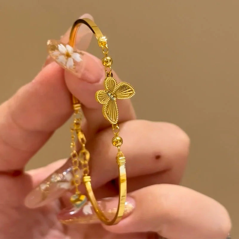 🦋 Elegantes goldenes Schmetterlingsarmband – Leichter Luxus im koreanischen Stil