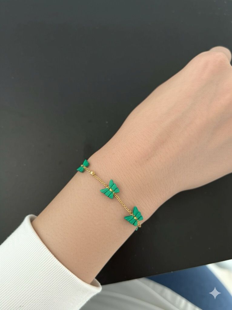 Elegantes Schmetterlingsarmband aus goldenem Edelstahl