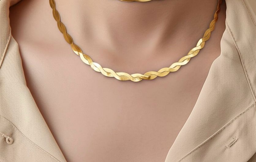 Doppelte goldene Edelstahlkette