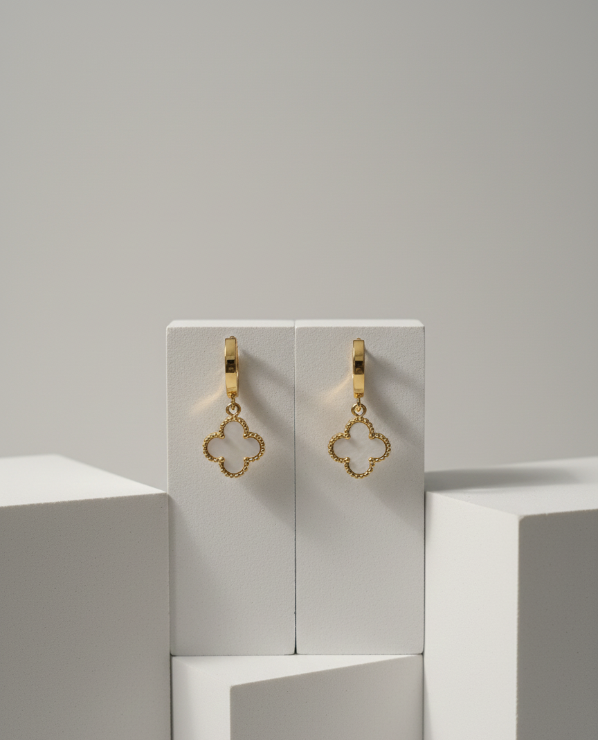 Ohrringe aus Edelstahl mit vier Blättern 