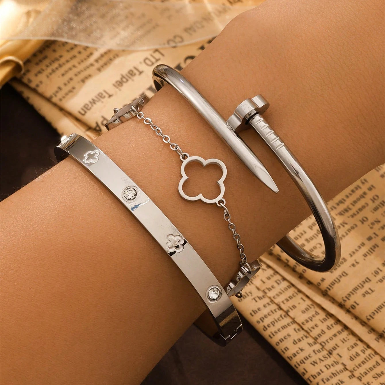 ✨ 3PCS French Lucky Clover Bracelet Set – Elegant Stainless Steel for Women