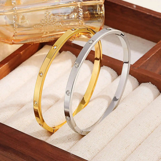 💎 18K Gold-Plated Waterproof Luxury Bangle – Stainless Steel with Round Zircon Stones