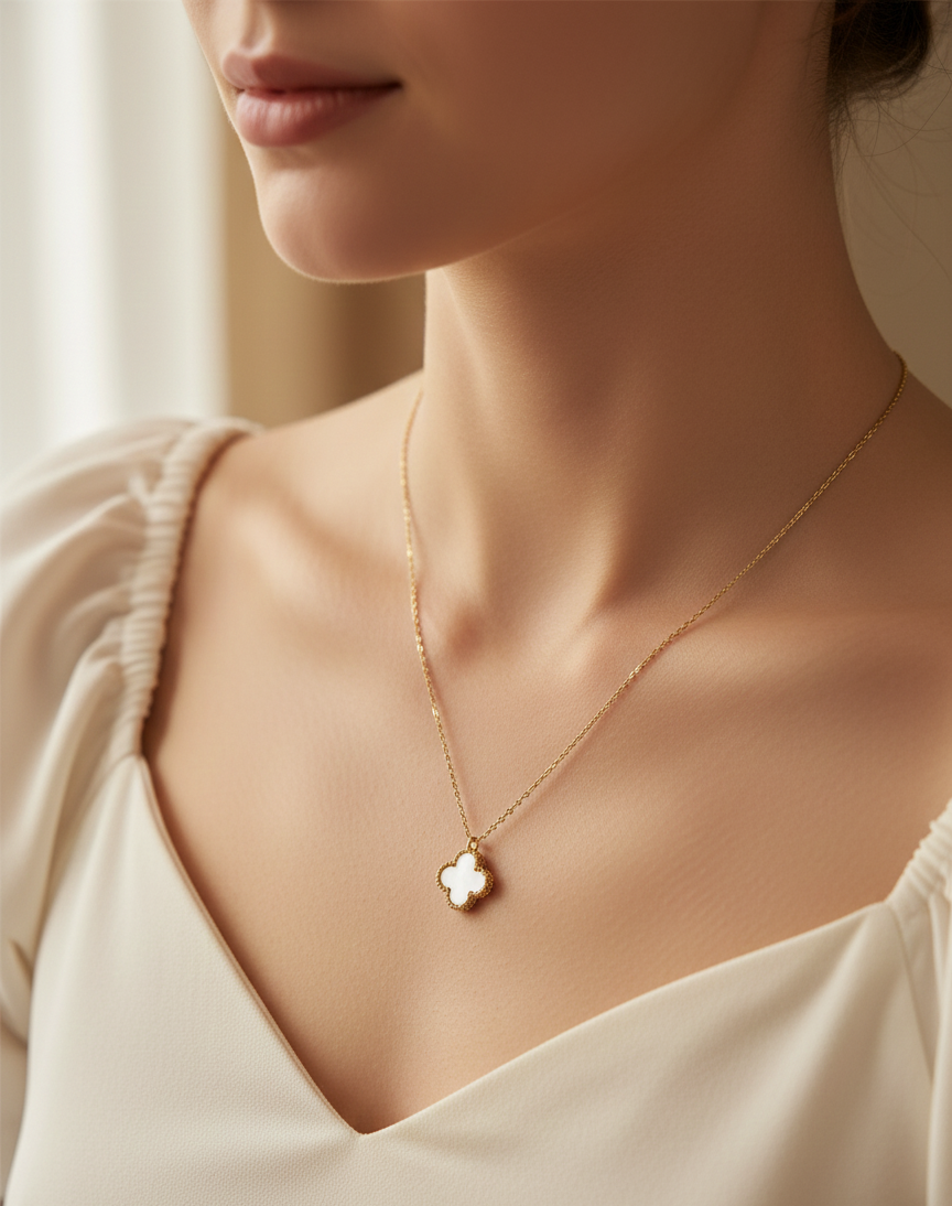 Einzelne vierblättrige Goldschlange Edelstahl Halskette